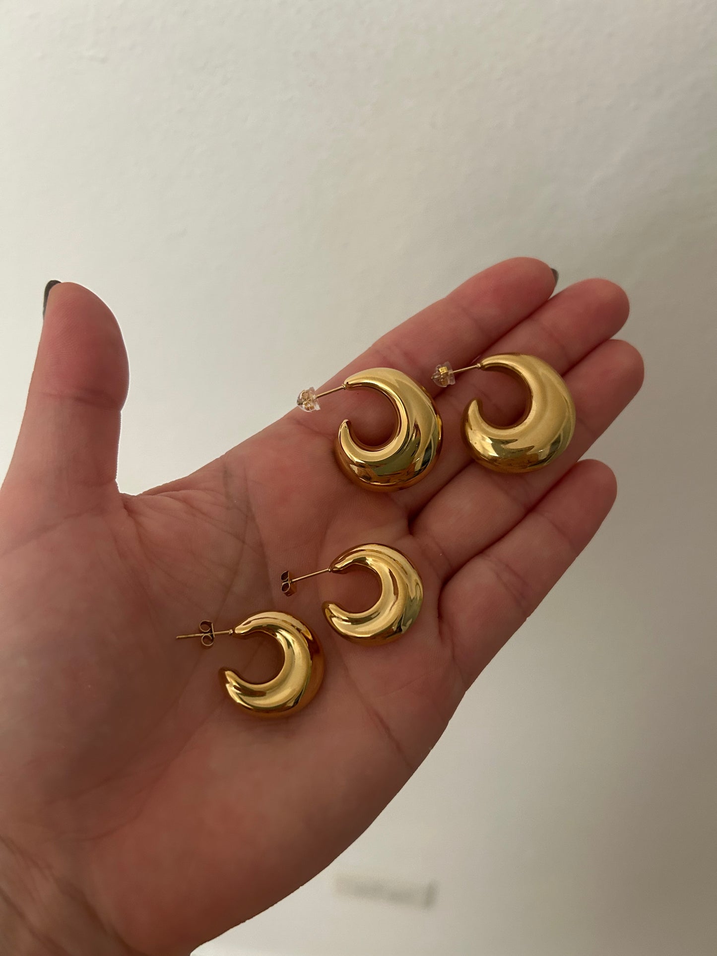 Stella’s Earrings