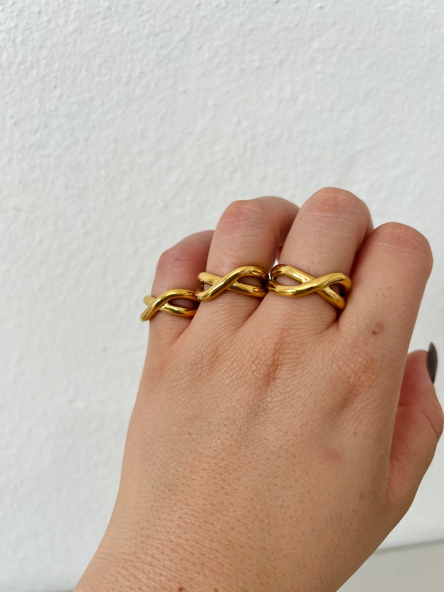 Alice’s Ring